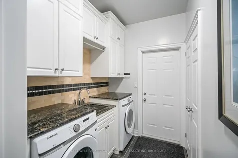 152 Redwood Court Welland ON L3C 7C4