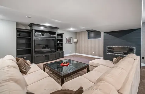 152 Redwood Court Welland ON L3C 7C4