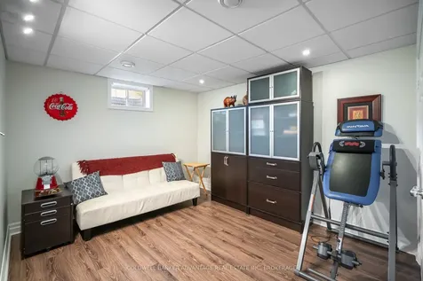 152 Redwood Court Welland ON L3C 7C4