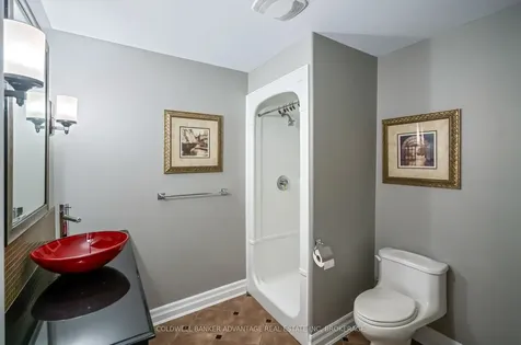 152 Redwood Court Welland ON L3C 7C4
