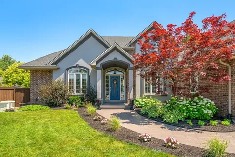 152 Redwood Court Welland ON L3C 7C4