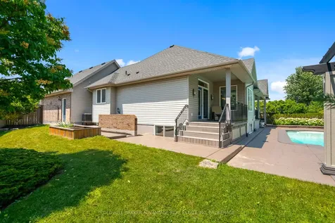 152 Redwood Court Welland ON L3C 7C4
