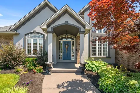 152 Redwood Court Welland ON L3C 7C4