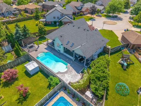 152 Redwood Court Welland ON L3C 7C4