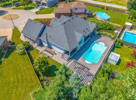 152 Redwood Court Welland ON L3C 7C4