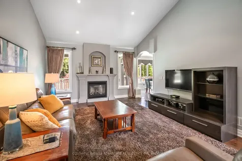152 Redwood Court Welland ON L3C 7C4