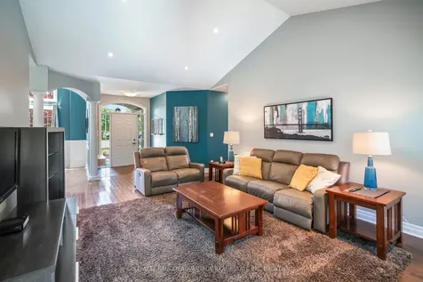 152 Redwood Court Welland ON L3C 7C4