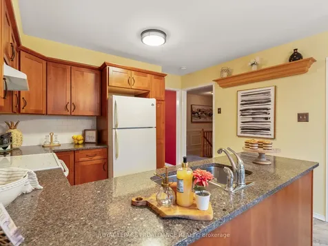 904 Chipping Park Boulevard Cobourg ON K9A 5H2