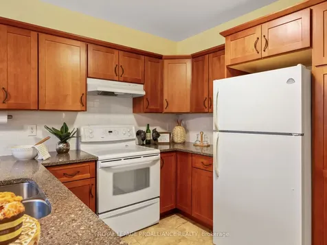 904 Chipping Park Boulevard Cobourg ON K9A 5H2