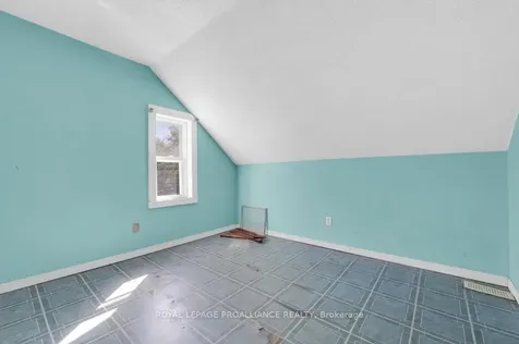 16 Glastonbury Road Addington Highlands ON K0H 2G0