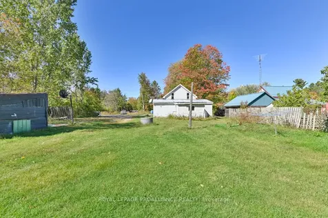 16 Glastonbury Road Addington Highlands ON K0H 2G0