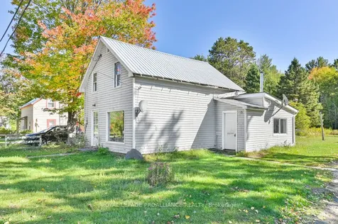 16 Glastonbury Road Addington Highlands ON K0H 2G0