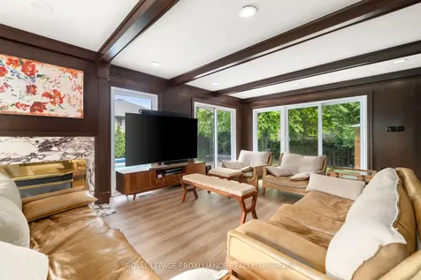 27 Forest Hill Crescent Belleville ON K8N 4M4