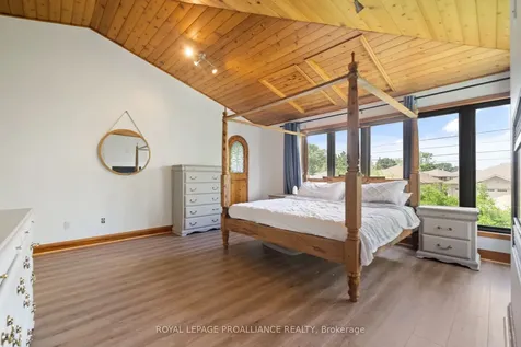 27 Forest Hill Crescent Belleville ON K8N 4M4