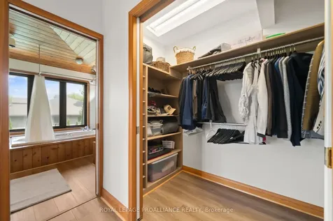 27 Forest Hill Crescent Belleville ON K8N 4M4