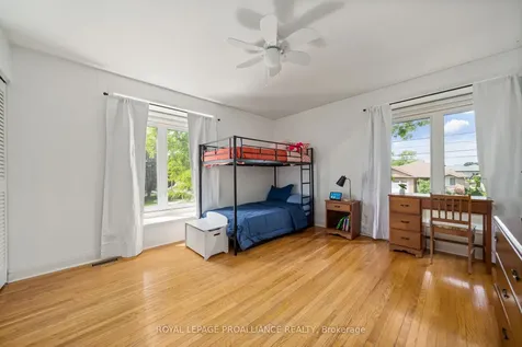 27 Forest Hill Crescent Belleville ON K8N 4M4