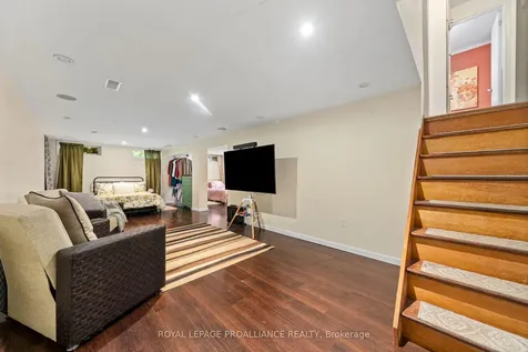 27 Forest Hill Crescent Belleville ON K8N 4M4