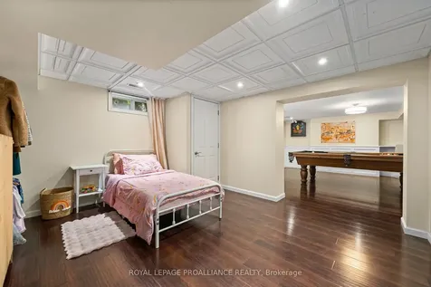 27 Forest Hill Crescent Belleville ON K8N 4M4