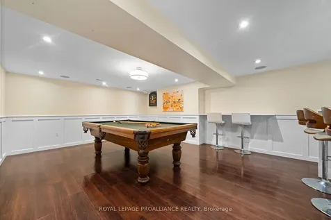 27 Forest Hill Crescent Belleville ON K8N 4M4