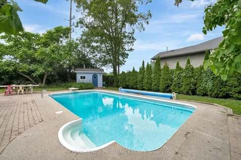 27 Forest Hill Crescent Belleville ON K8N 4M4