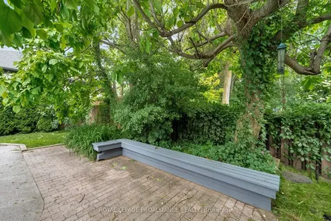 27 Forest Hill Crescent Belleville ON K8N 4M4