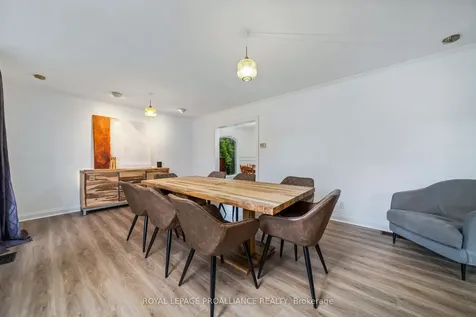 27 Forest Hill Crescent Belleville ON K8N 4M4