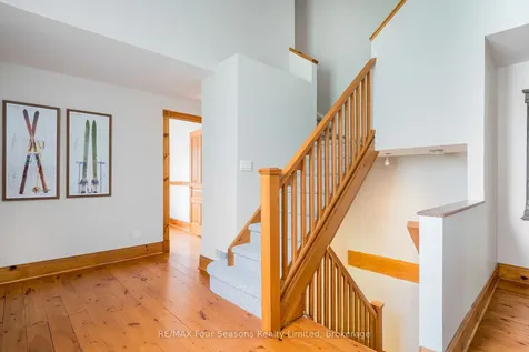127 Wyandot Court Blue Mountains ON L9Y 0S4