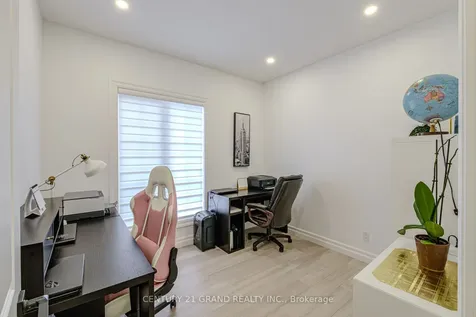 18 Bannister Street Brant ON N0E 1L0