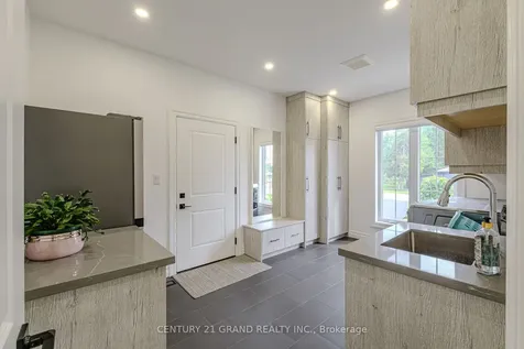 18 Bannister Street Brant ON N0E 1L0