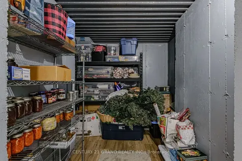 18 Bannister Street Brant ON N0E 1L0