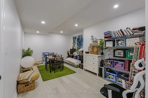 18 Bannister Street Brant ON N0E 1L0