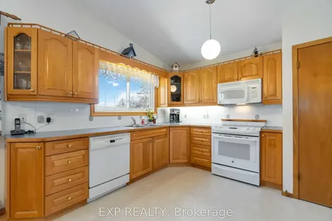 5 Fairway Crescent Brockville ON K6V 3V1