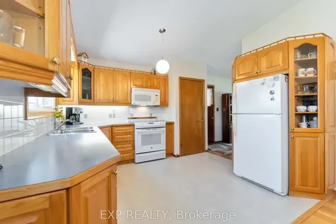 5 Fairway Crescent Brockville ON K6V 3V1