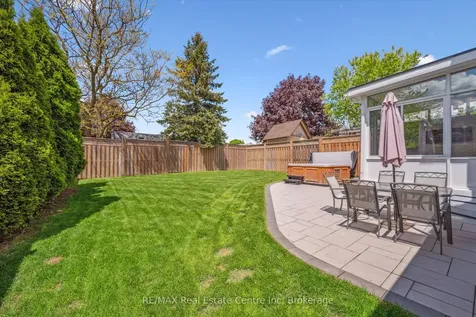 265 Strathallan Street Centre Wellington ON N1M 3K6