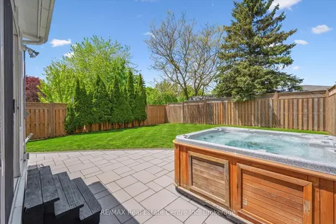 265 Strathallan Street Centre Wellington ON N1M 3K6