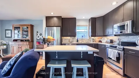 46 Algonquin Lane Ashfield-colborne-wawanosh ON N7A 3Y2