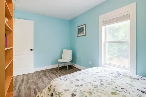 337 Dover Street S Cambridge ON N3H 1L6