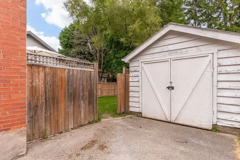 337 Dover Street S Cambridge ON N3H 1L6