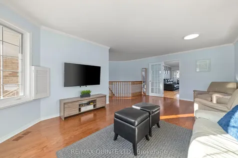 20 Oak Ridge Boulevard Belleville ON K8N 5W1