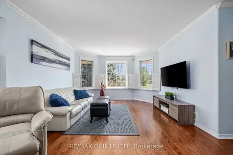 20 Oak Ridge Boulevard Belleville ON K8N 5W1