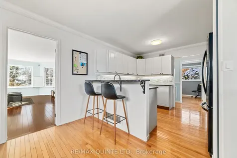 20 Oak Ridge Boulevard Belleville ON K8N 5W1