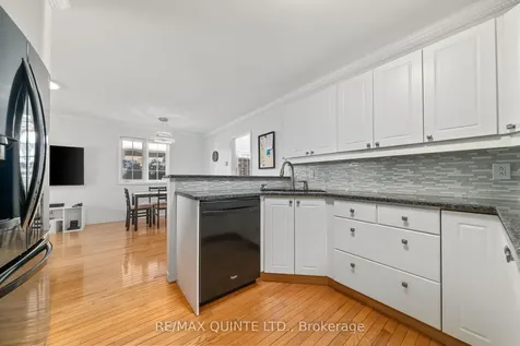 20 Oak Ridge Boulevard Belleville ON K8N 5W1