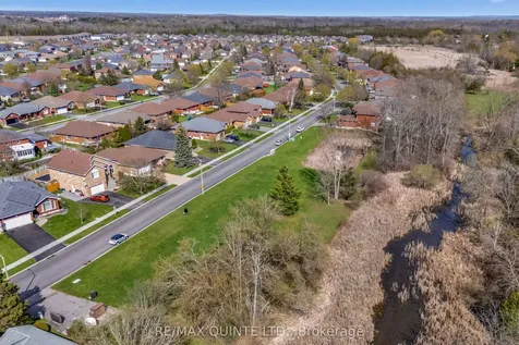 20 Oak Ridge Boulevard Belleville ON K8N 5W1