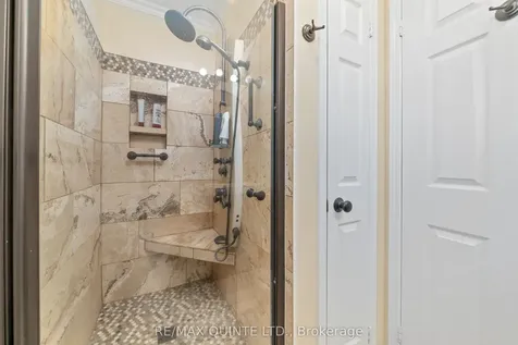 20 Oak Ridge Boulevard Belleville ON K8N 5W1