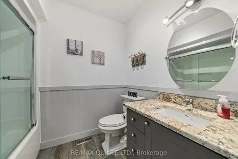 20 Oak Ridge Boulevard Belleville ON K8N 5W1