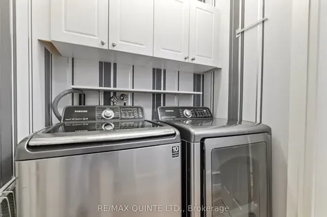 20 Oak Ridge Boulevard Belleville ON K8N 5W1