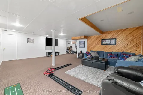 20 Oak Ridge Boulevard Belleville ON K8N 5W1