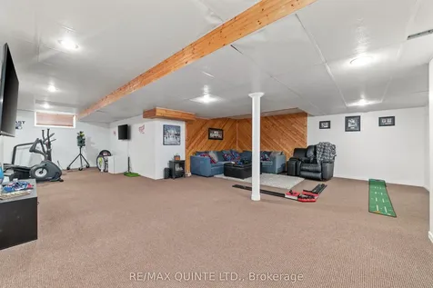 20 Oak Ridge Boulevard Belleville ON K8N 5W1