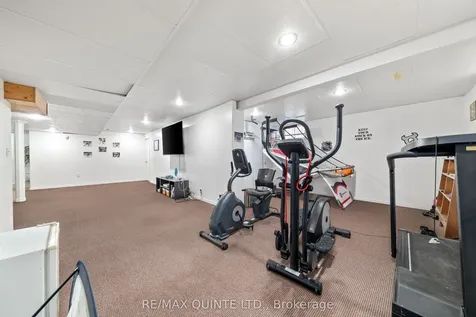 20 Oak Ridge Boulevard Belleville ON K8N 5W1