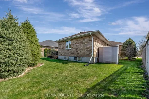 20 Oak Ridge Boulevard Belleville ON K8N 5W1